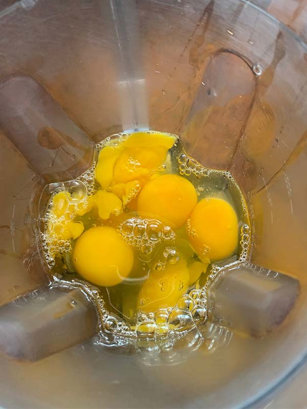 Licuar los huevos Licuar los huevos